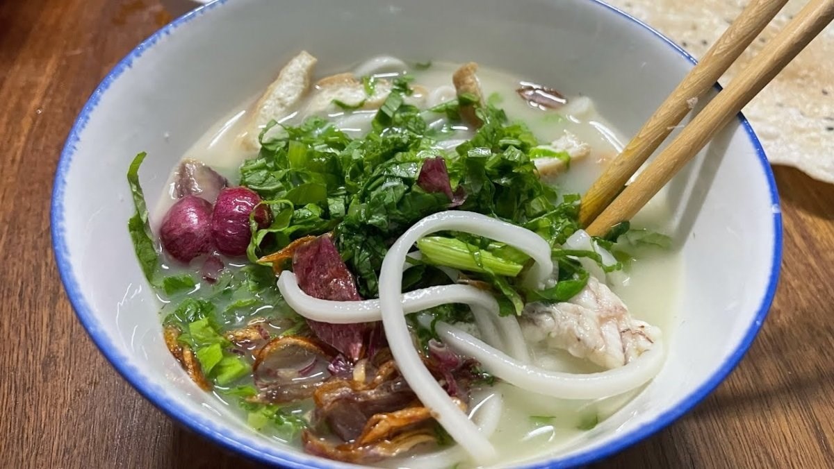 Cách nấu cháo canh cá lóc nóng hổi thơm ngon đổi vị cho bữa cơm nhà Cách nấu cháo canh cá lóc nóng hổi thơm ngon đổi vị cho bữa cơm nhà