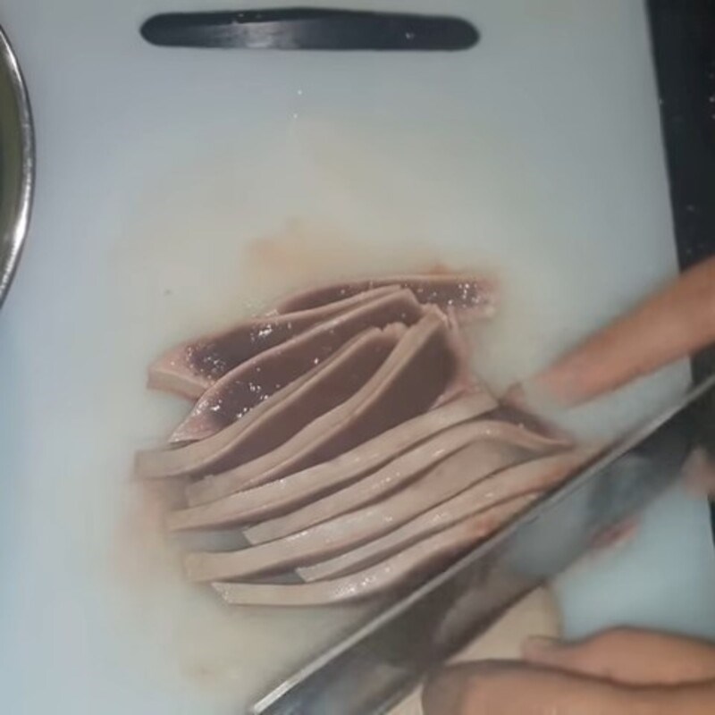 so-che-long-heo-1 Bước 1 Sơ chế lòng heo Canh lòng lợn với huyết