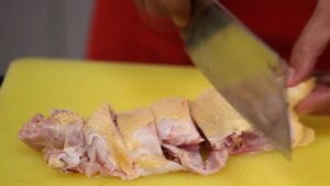 Cách thái thịt gà, vịt không bị vụn Cách thái thịt gà, vịt không bị vụn