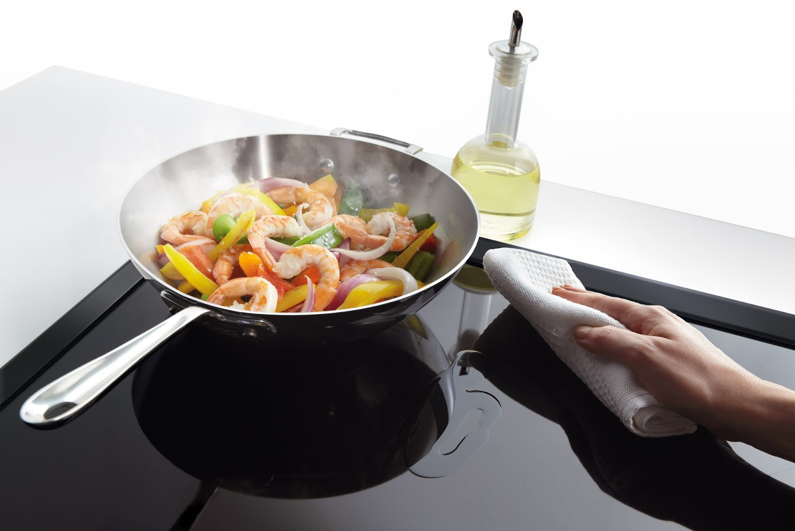 Hiệu suất nấu nướng cao, tiết kiệm thời gian và năng lượng Hiệu suất nấu nướng cao, tiết kiệm thời gian và năng lượng