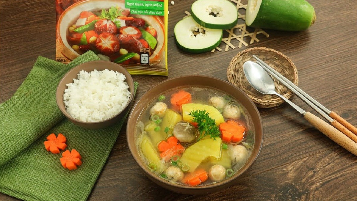 2 cách nấu canh đu đủ chay với nấm rơm và lá lốt thơm ngon thanh đạm