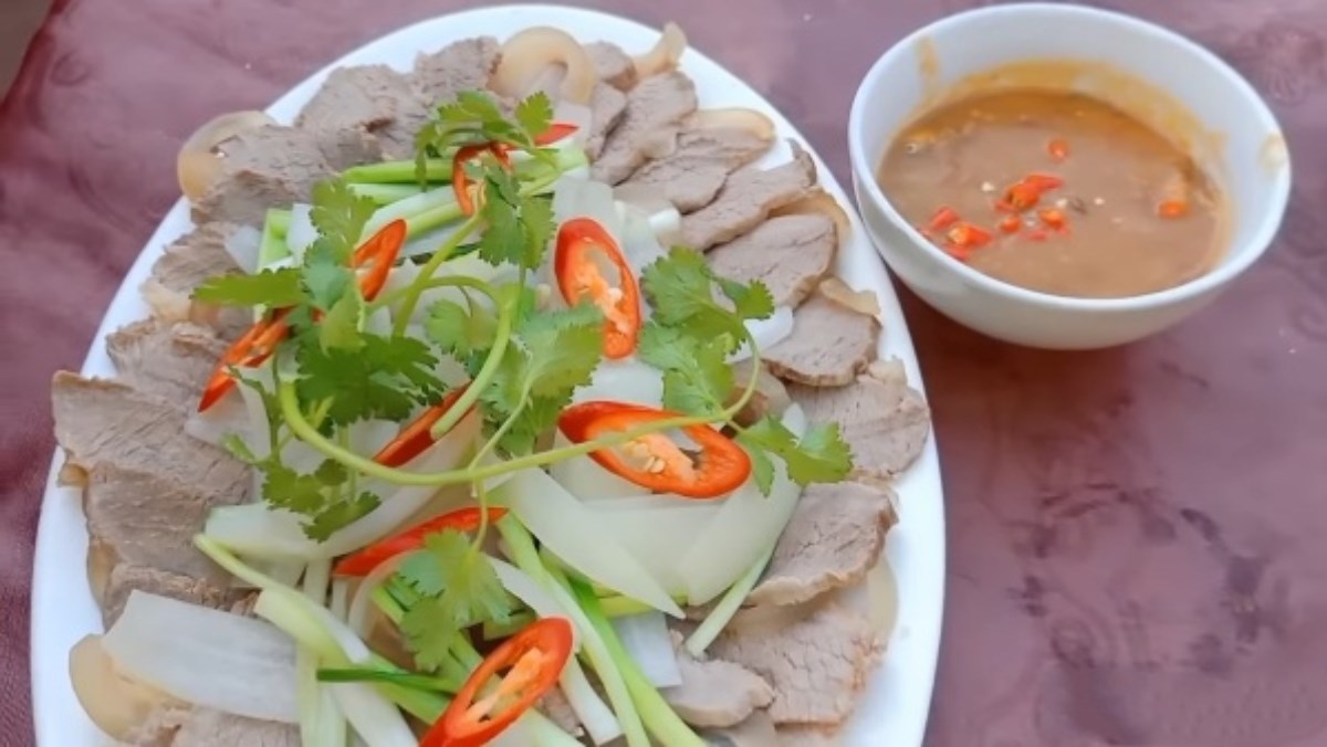 Bò tơ cuốn rau rừng Bò tơ cuốn rau rừng