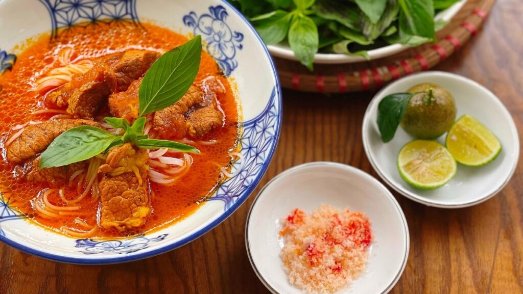 Cách nấu bún bò cay, món ăn xứ công tử Bạc Liêu thơm ngon cực hấp dẫn