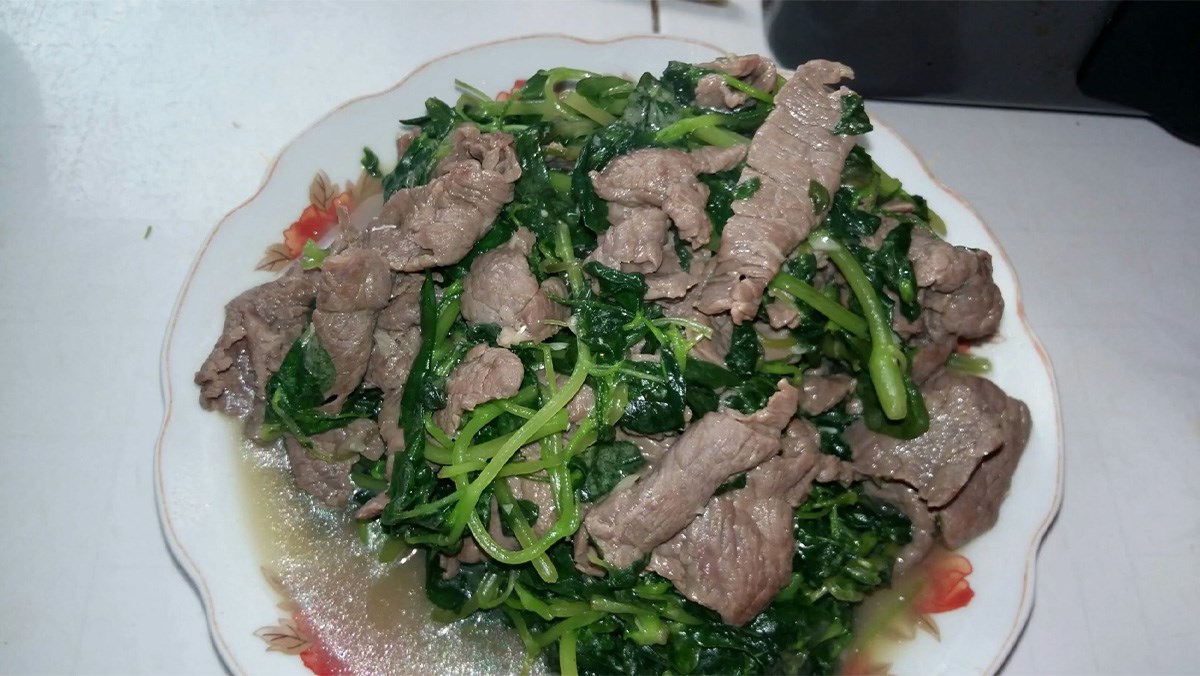 Cách làm rau càng cua xào thịt bò đơn giản thơm ngon