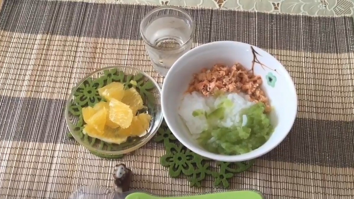 Cháo cá hồi bí xanh Cháo cá hồi bí xanh