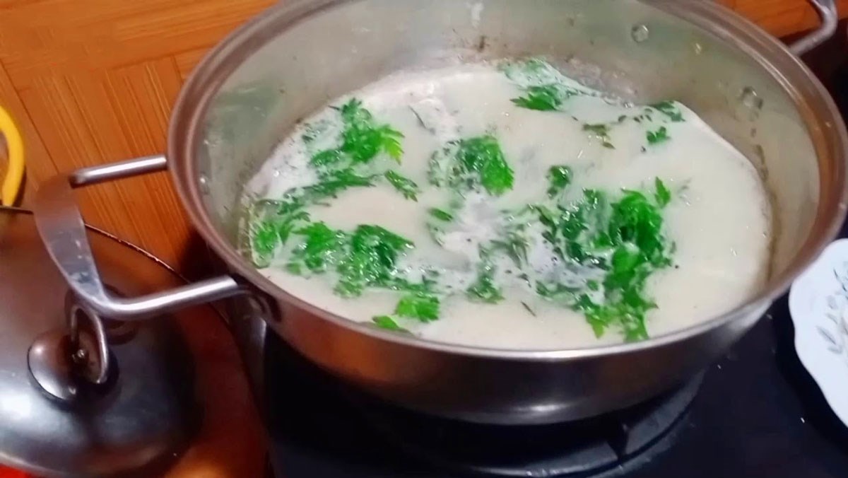 2 cách làm canh cá diếc nấu ngải cứu và nấu rau răm thơm ngon bổ dưỡng 2 cách làm canh cá diếc nấu ngải cứu và nấu rau răm thơm ngon bổ dưỡng
