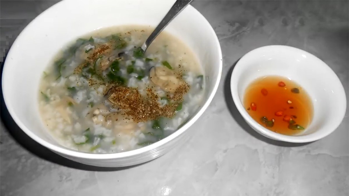 chao-hau-an-voi-rau-gi-3-cach-nau-chao-hau-rau-cu-thanh-dam-avt-1200x676-2 Cháo hàu