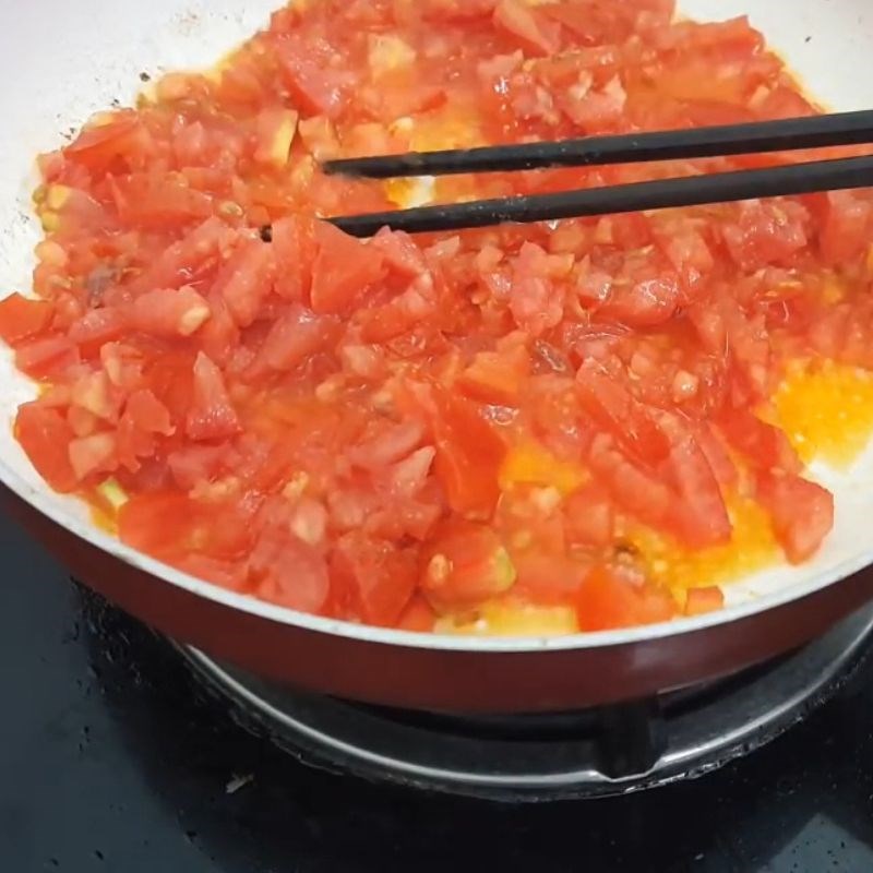Bước 3 Làm sốt cà Cá thu đao sốt cà Bước 3 Làm sốt cà Cá thu đao sốt cà