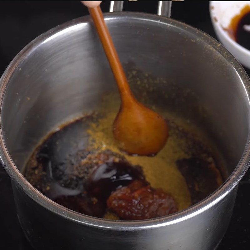 Bước 4 Làm sốt ướp gà Chà bông gà cay (ruốc gà cay) Bước 4 Làm sốt ướp gà Chà bông gà cay (ruốc gà cay)