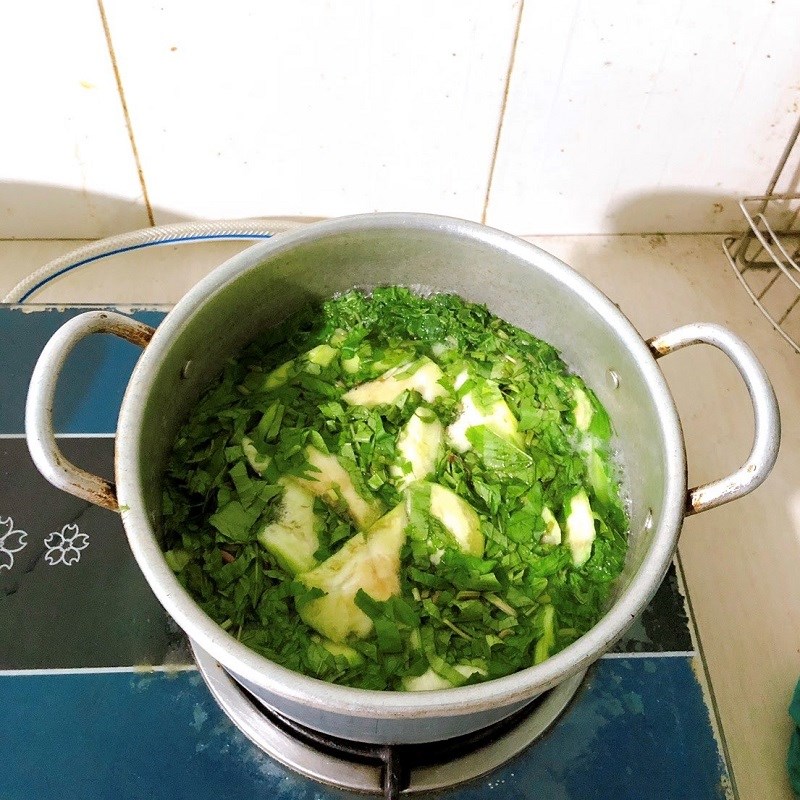 Bước 2 Nấu canh Canh mướp rau đay nấu tôm khô Bước 2 Nấu canh Canh mướp rau đay nấu tôm khô