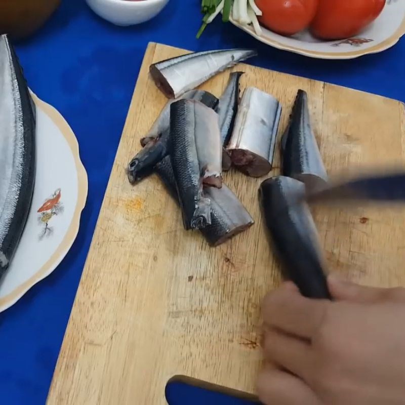 Bước 1 Sơ chế cá thu đao Cá thu đao sốt cà Bước 1 Sơ chế cá thu đao Cá thu đao sốt cà