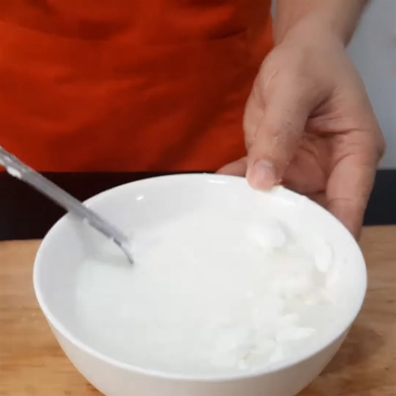 sup-hai-sam-bao-ngu-vi-ca-13 Bước 7 Pha bột và tách trứng Súp hải sâm thịt gà