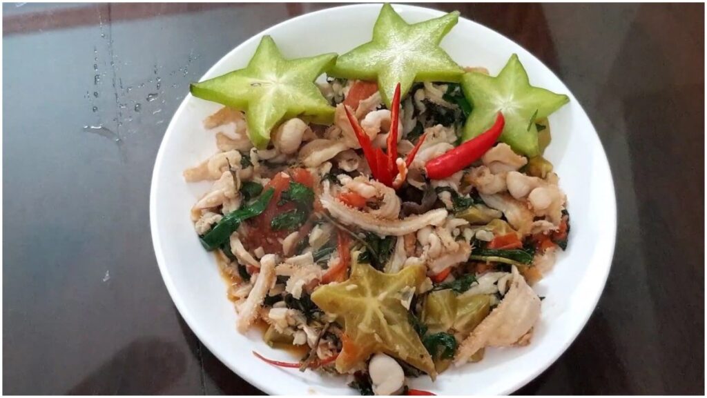 Cách làm lòng bò xào khế chua đơn giản, giòn ngon 100% tại nhà