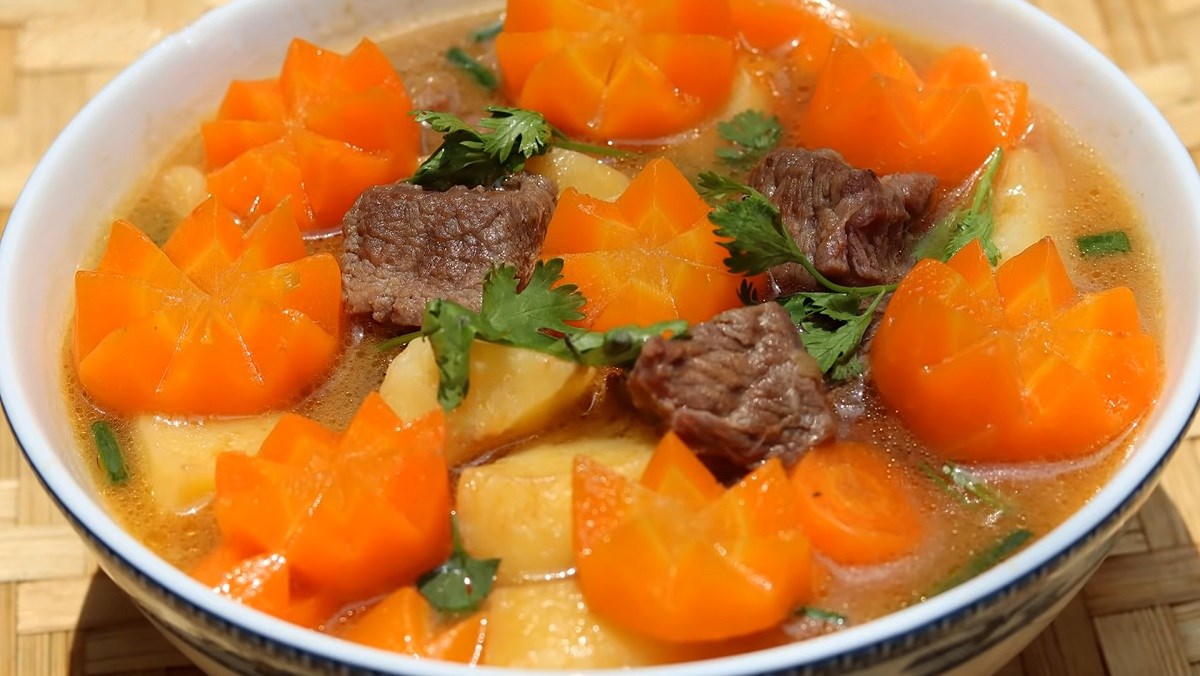 Cách nấu canh thịt bò khoai tây cà rốt thơm ngon bổ dưỡng dễ làm Cách nấu canh thịt bò khoai tây cà rốt thơm ngon bổ dưỡng dễ làm