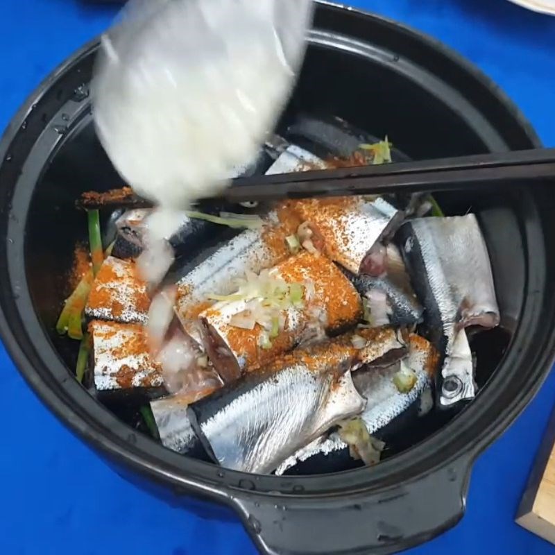 Bước 2 Ướp cá thu đao Cá thu đao sốt cà Bước 2 Ướp cá thu đao Cá thu đao sốt cà