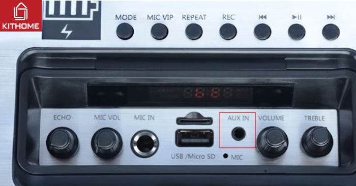 Bước 2: Cắm đầu còn lại vào loa kéo (Audio In) Bước 2: Cắm đầu còn lại vào loa kéo (Audio In)