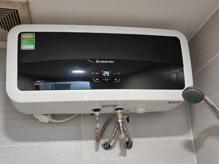 Bình tắm gián tiếp ARISTON SL2 30 LUX - D AG+ WIFI Bình tắm gián tiếp ARISTON SL2 30 LUX - D AG+ WIFI