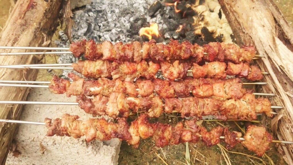 2 cách làm thịt heo nướng riềng mẻ bằng nồi chiên không dầu thơm lừng