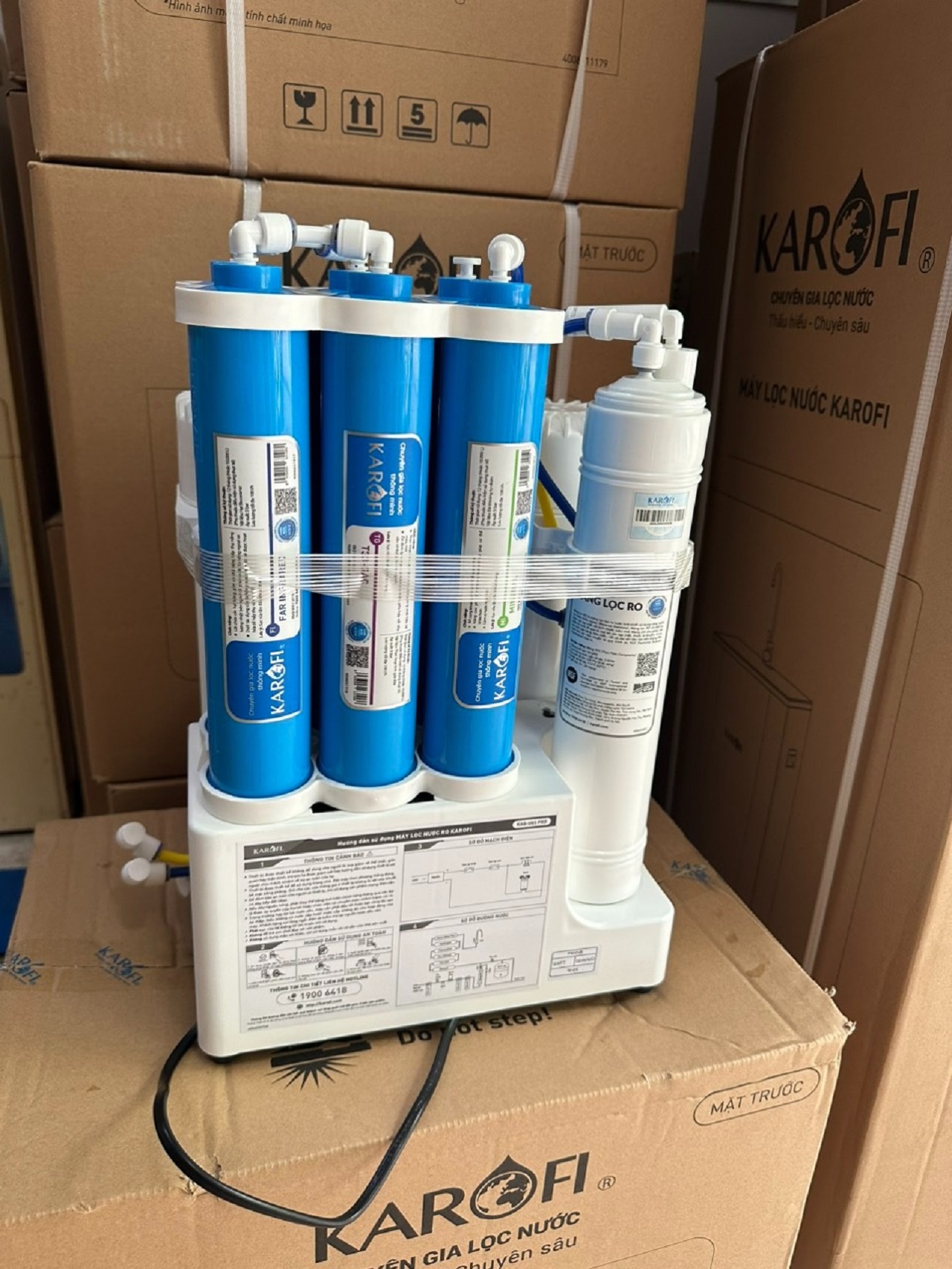 Máy lọc nước Karofi KAQ-U03 Pro 10 lõi Máy lọc nước Karofi KAQ-U03 Pro 10 lõi