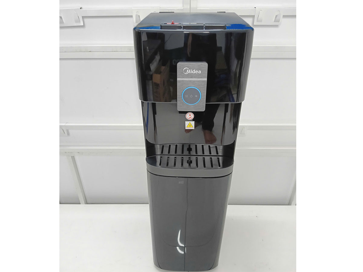 Midea YL2036S-B có bình chứa bằng inox Midea YL2036S-B