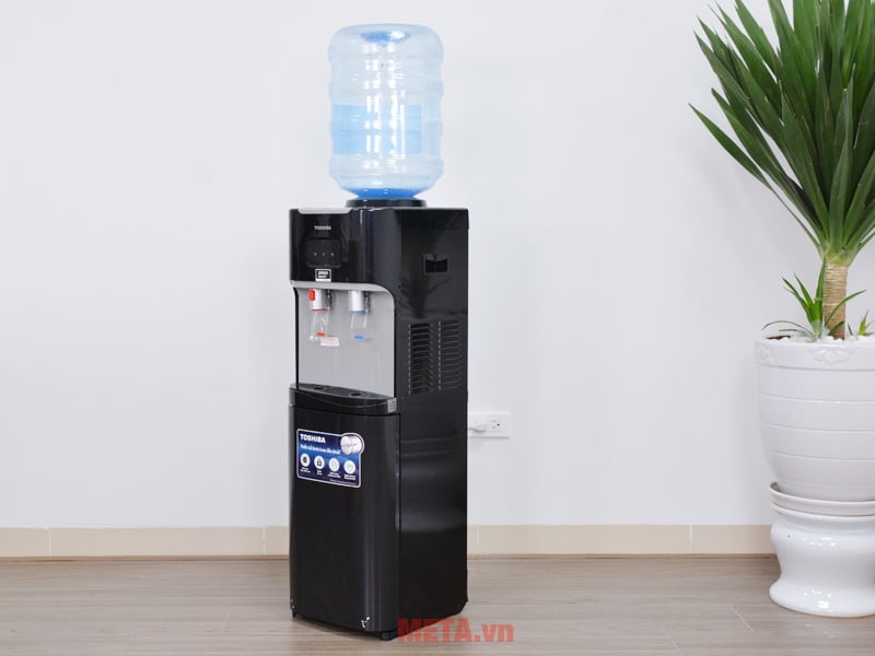 Máy làm nóng lạnh nước uống Toshiba RWF-W1664TV(K1) có dung tích bình chứa lớn Máy làm nóng lạnh nước uống Toshiba RWF-W1664TV(K1) có dung tích bình chứa lớn