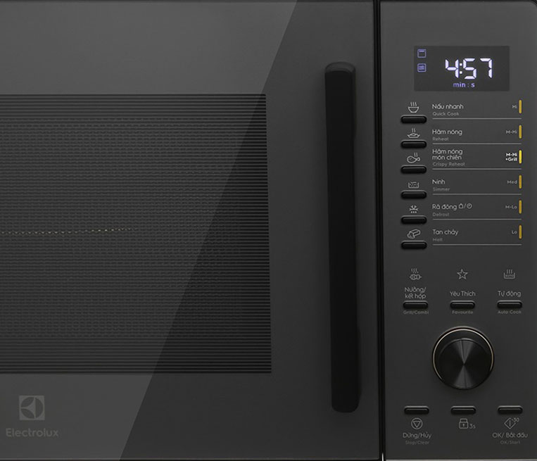 Lò vi sóng Electrolux EMG30D22BM có bảng điều khiển dễ dùng