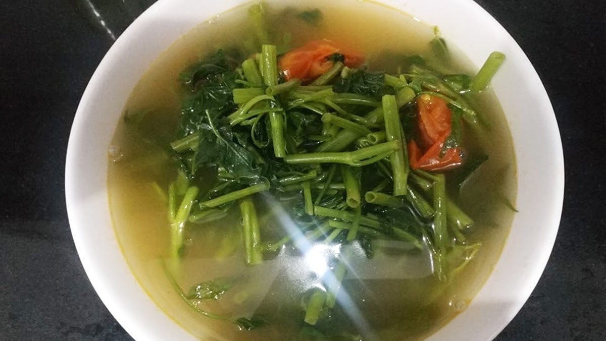 12002-1200x676-3-1 Canh rau muống cà chua