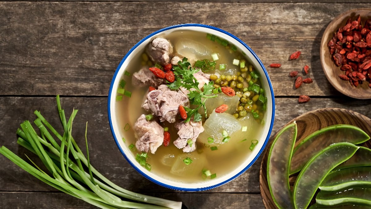 2 cách làm canh nha đam nấu sườn và nấu tôm