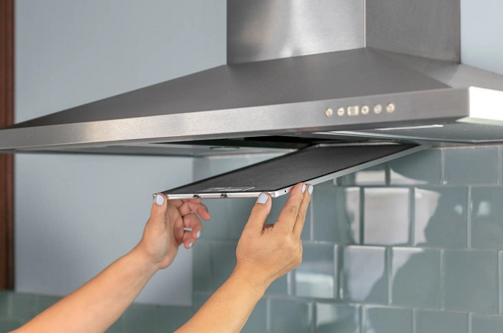 Cách Vệ Sinh Máy Hút Mùi Sạch Bóng Trong 1 Nốt Nhạc – Hướng Dẫn Chi Tiết Từ A–Z