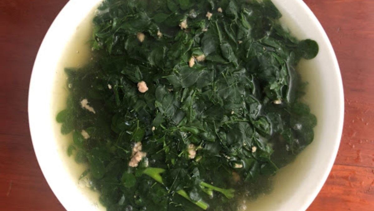Cách nấu canh rau chùm ngây thịt băm hạ nhiệt cho các bữa cơm ngày nóng Cách nấu canh rau chùm ngây thịt băm hạ nhiệt cho các bữa cơm ngày nóng