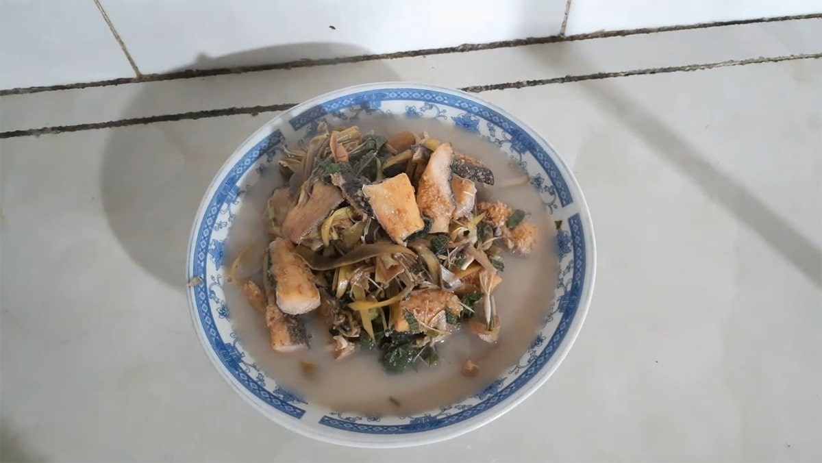 canhchuakhocalocngon-nauanhangngayvlog9-14screenshot-1200x676-2 Khô cá lóc nấu canh chua