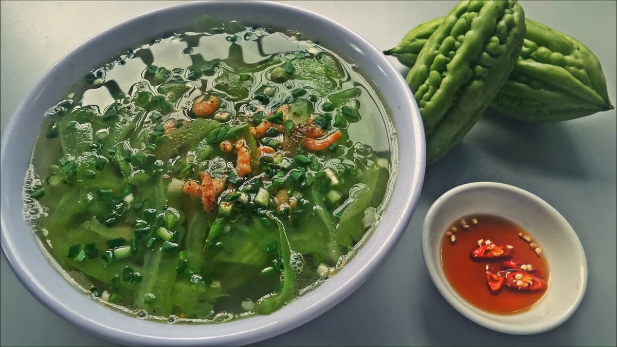 Canh khổ qua nấu tôm khô