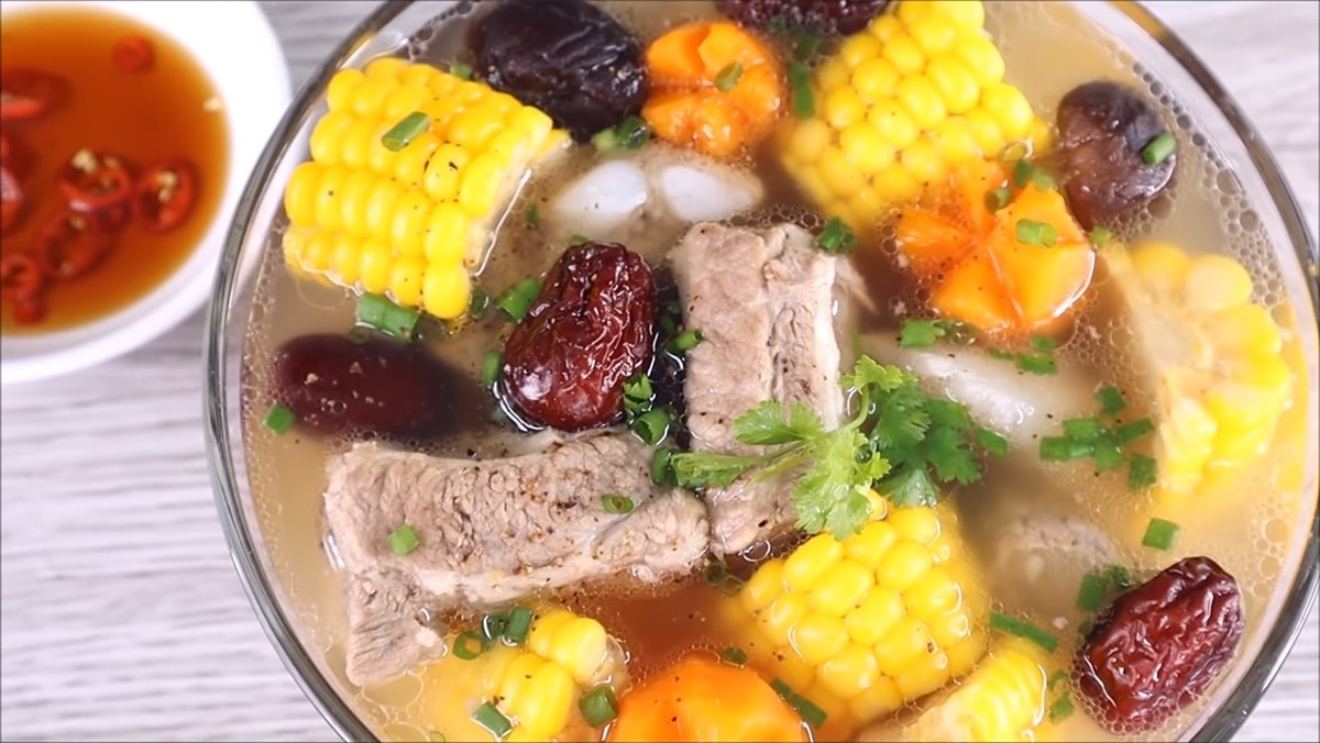 Canh sườn nấu nấm rau củ Canh sườn nấu nấm rau củ