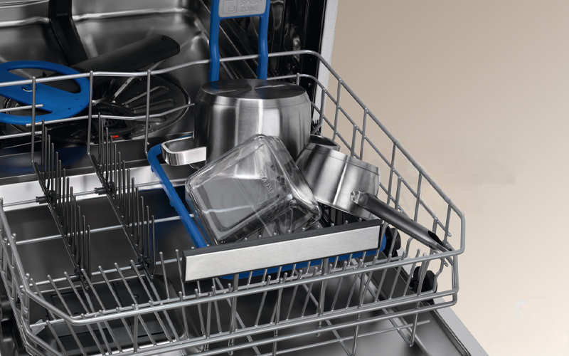Máy rửa bát âm UltimateCare 700 60cm cho 14 bộ chén đĩa Máy rửa bát âm UltimateCare 700 60cm cho 14 bộ chén đĩa
