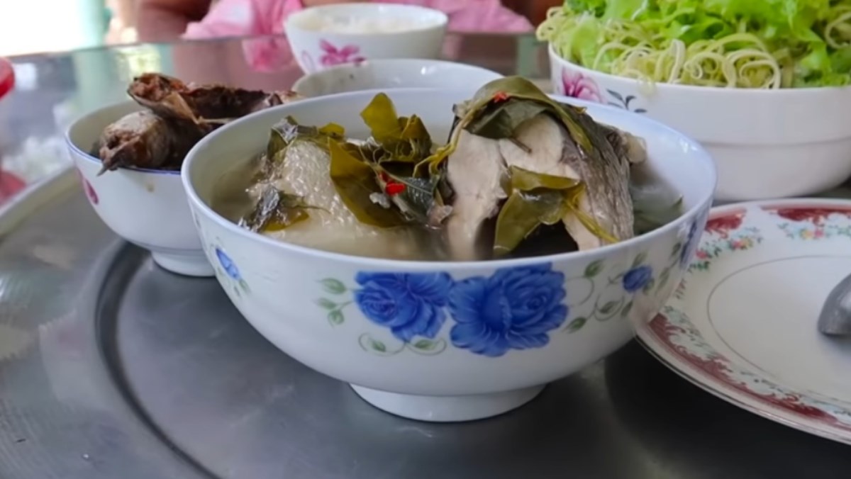 cá chua nấu lá giang dân dã ngon miệng