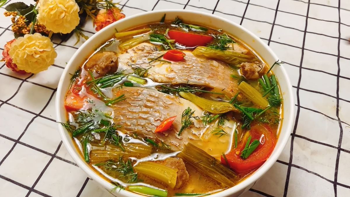 Cách làm cá nấu dưa chua miền Bắc Cách làm cá nấu dưa chua miền Bắc