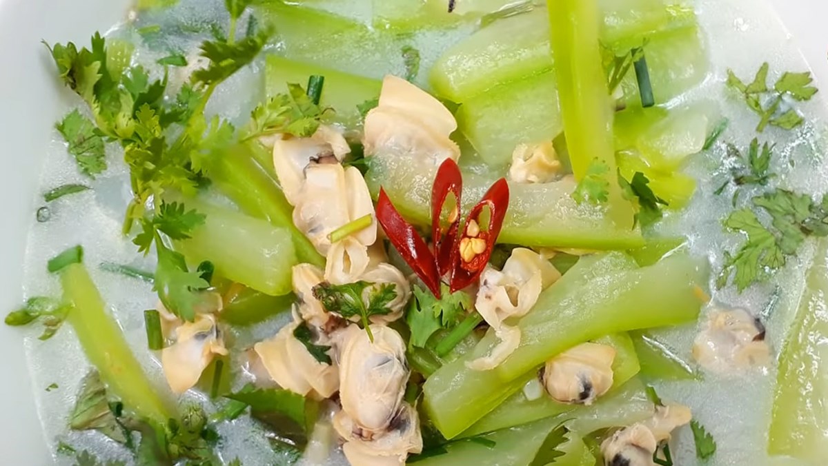 canh ngao (nghêu) nấu bầu dân dã bắt cơm đơn giản