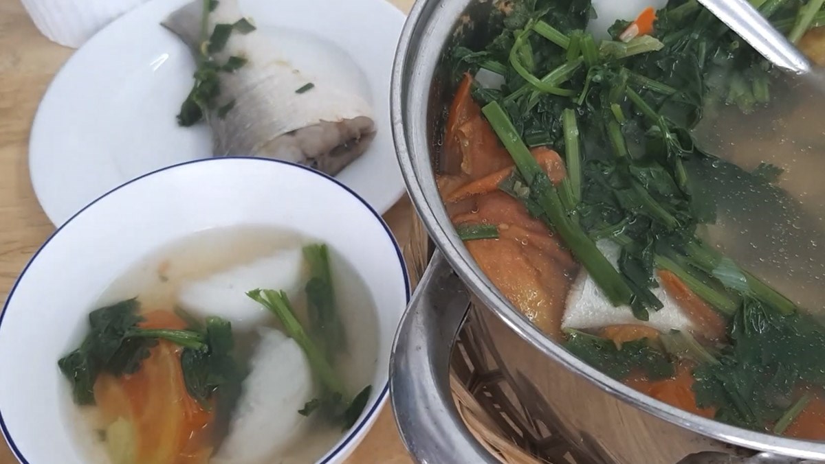 Cách làm canh cá chét (cá nhụ) nấu ngót ngon miệng dễ làm cho bữa cơm