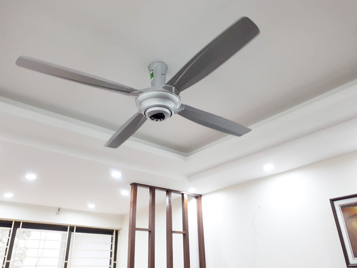 AX88 ATQ cá cược thể thao Panasonic 4 cánh F-56MPG màu bạc AX88 ATQ cá cược thể thao Panasonic 4 cánh F-56MPG màu bạc