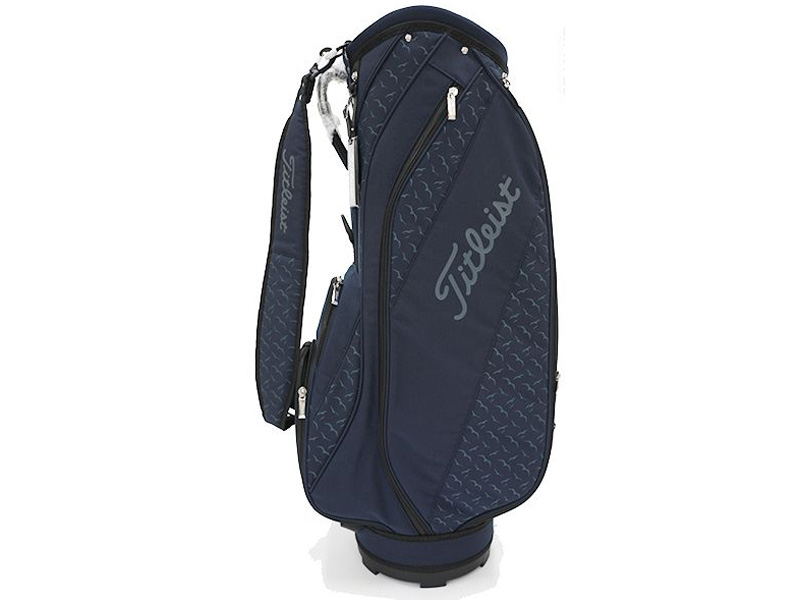 Túi có chia làm nhiều ngăn phụ cho bạn bảo quản các tư trang cá nhân khi chơi golf Túi có chia làm nhiều ngăn phụ cho bạn bảo quản các tư trang cá nhân khi chơi golf