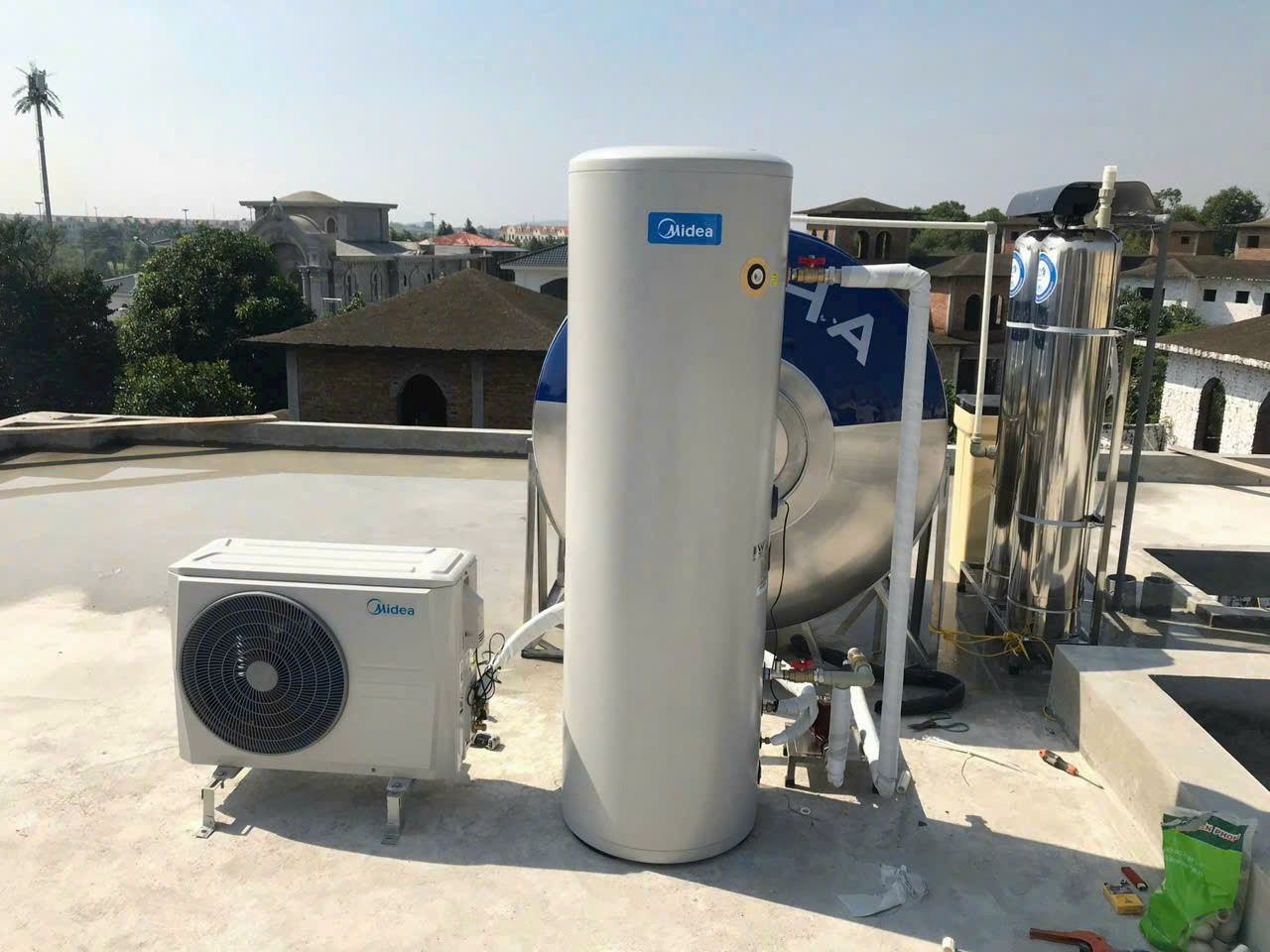 Dải nhiệt độ hoạt động rộng của máy Nước Nóng Midea. Dải nhiệt độ hoạt động rộng của máy Nước Nóng Midea.