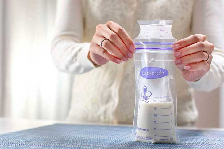 Lợi ích khi nuôi con bằng sữa mẹ – Hướng dẫn bảo quản trong tủ lạnh từ A-Z