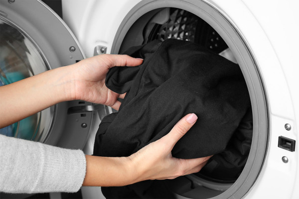 8 Tuyệt Chiêu Giúp Quần Áo Tối Màu Không Phai Sau Nhiều Lần Giặt