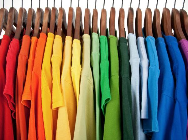 Làm Sao Để Giúp Giữ Màu Quần Áo Luôn Bền Đẹp? 7 Cách Đơn Giản Tại Nhà