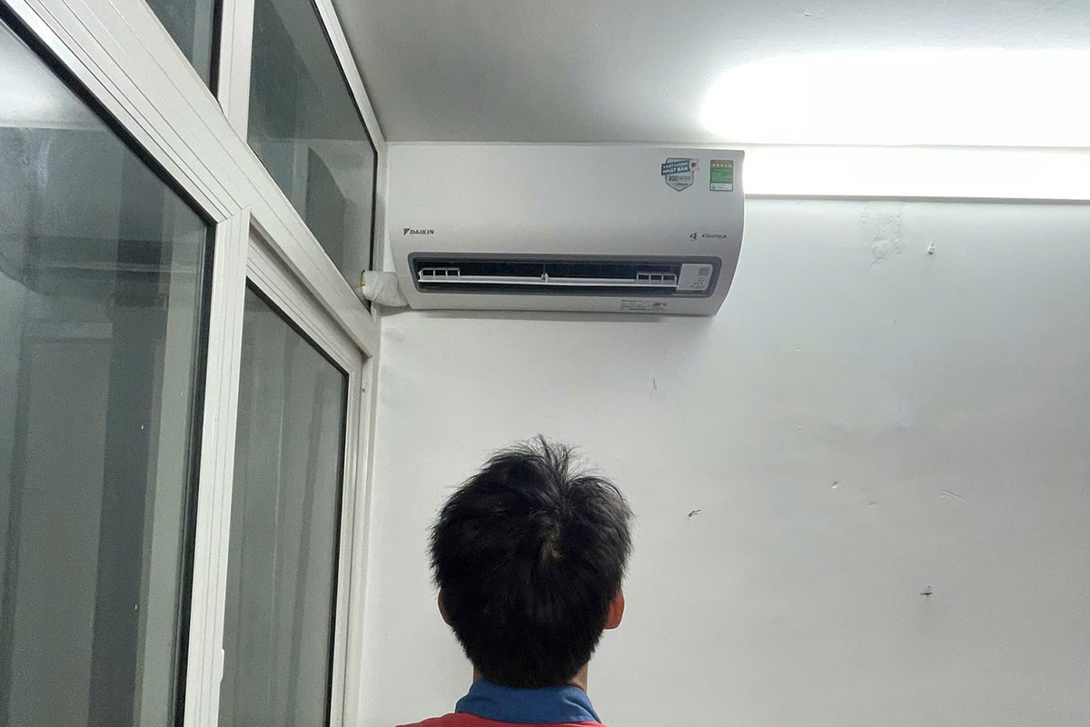 Điều hòa Daikin 1 chiều 9000btu FTKB25ZVMV
