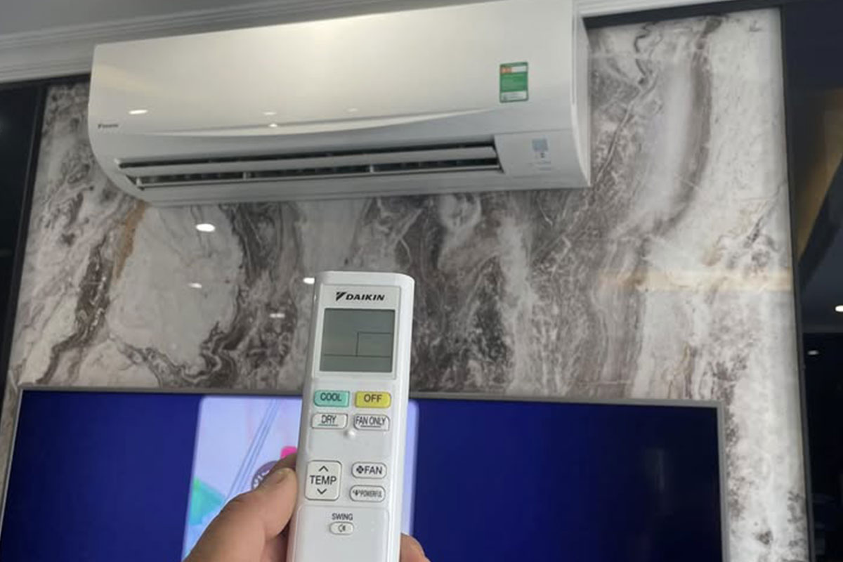 4. Điều hòa Daikin 28000 1 chiều FTF85XV1V giá bao nhiêu?