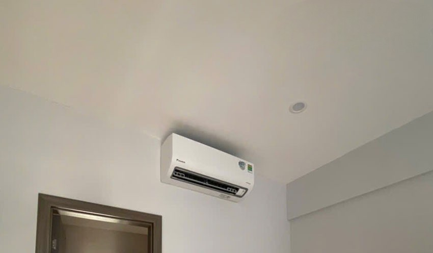điều hòa Daikin 22000btu 1 chiều FTKB60ZVMV còn lọc bụi, khử mùi mạnh mẽ