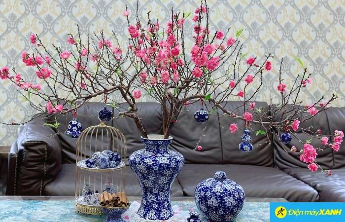 Không gian bếp hay phòng khách sẽ trở nên ấm cúng và thi vị hơn với một cành đào nhỏ Không gian bếp hay phòng khách sẽ trở nên ấm cúng và thi vị hơn với một cành đào nhỏ