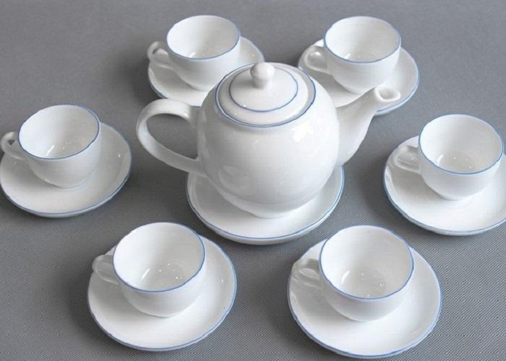 Làm sạch ấm trà, ly chén bị ố vàng Làm sạch ấm trà, ly chén bị ố vàng