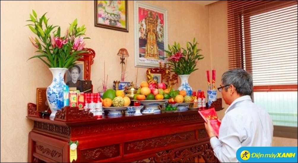 Khấn gia tiên đòi hỏi sự thành tâm, trang nghiêm với trình tự rõ ràng để linh thiêng đón nhận lời cầu nguyện Khấn gia tiên đòi hỏi sự thành tâm, trang nghiêm với trình tự rõ ràng để linh thiêng đón nhận lời cầu nguyện